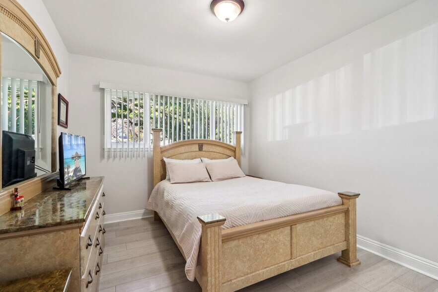 More Photos Of 16428 Halsted St, North Hills Multifamily For Sale