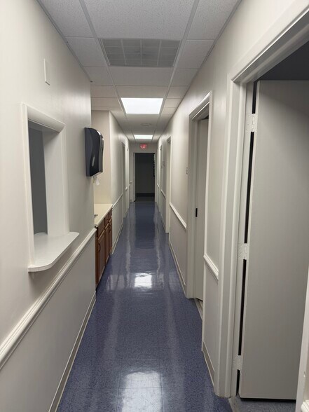 More Photos Of 311 W Wendover Ave, Greensboro Medical For Lease