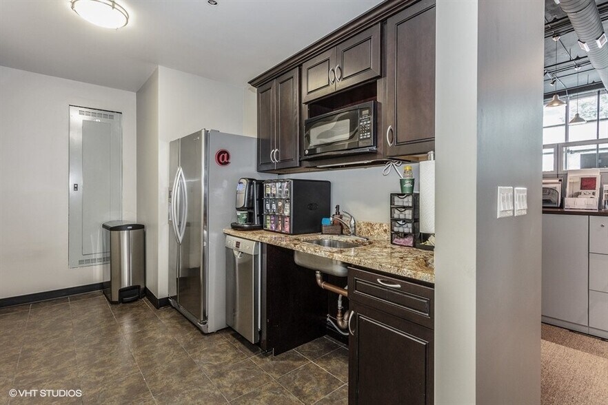 More Photos Of 301-325 W Ohio St, Chicago Apartments For Lease