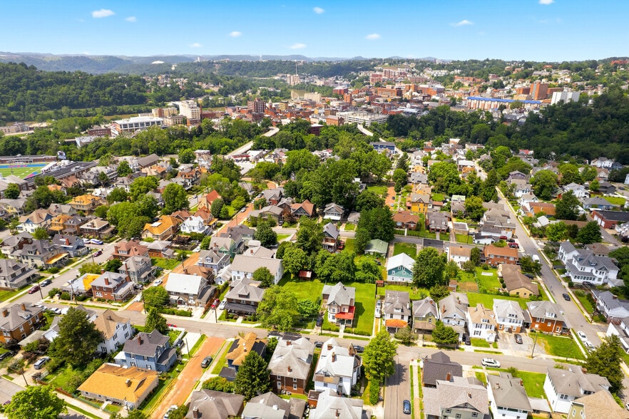 More Photos Of 320 Watts St, Morgantown Apartments For Sale