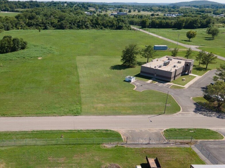 More Photos Of 905 Airport Parkway, Tahlequah Land For Sale