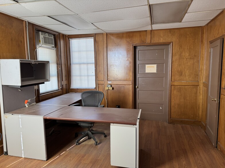 More Photos Of 3071 Broadway, Macon-Bibb Warehouse For Sale