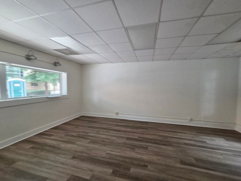 More Photos Of 113 Donaldson St, Fayetteville Storefront Retail Residential For Sale