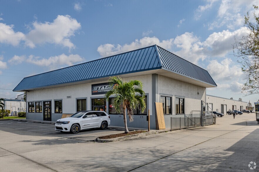 Primary Photo Of 11395 66th St, Largo Light Distribution For Lease