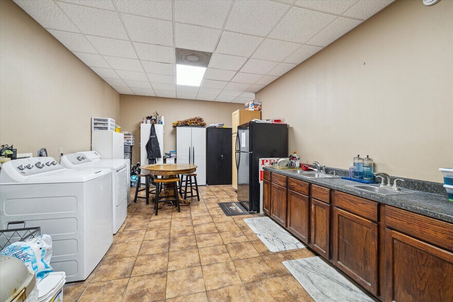 More Photos Of 3260 Strawberry Rd, Pasadena General Retail For Sale