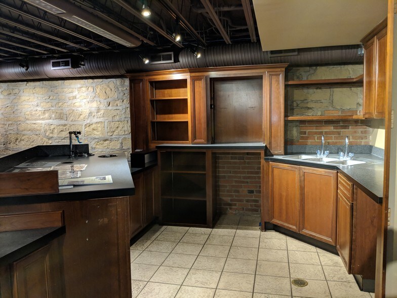 More Photos Of 144-156 E Liberty St, Wooster Storefront Retail Office For Lease