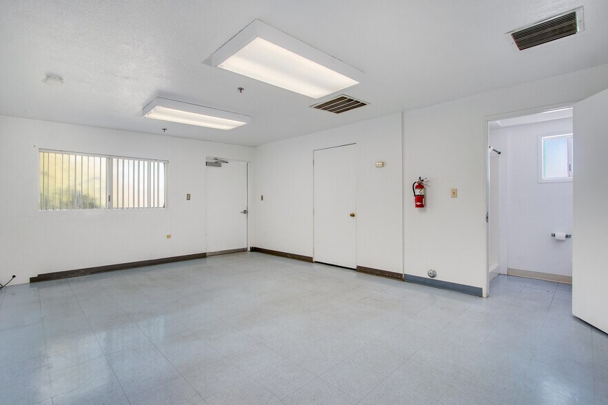 More Photos Of 6889 Sunny Vista Rd, Joshua Tree Lodge Meeting Hall For Sale