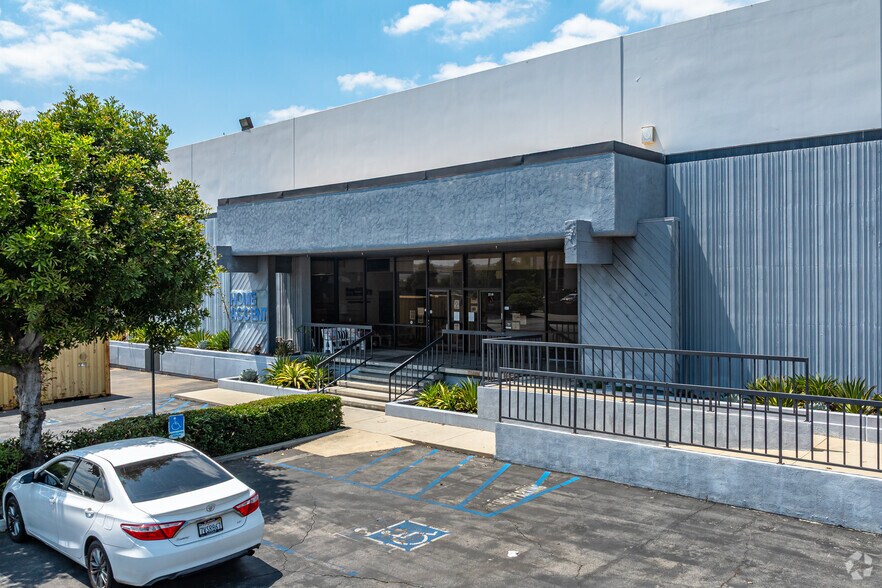 More Photos Of 295 Willow Ave, City Of Industry Warehouse For Lease