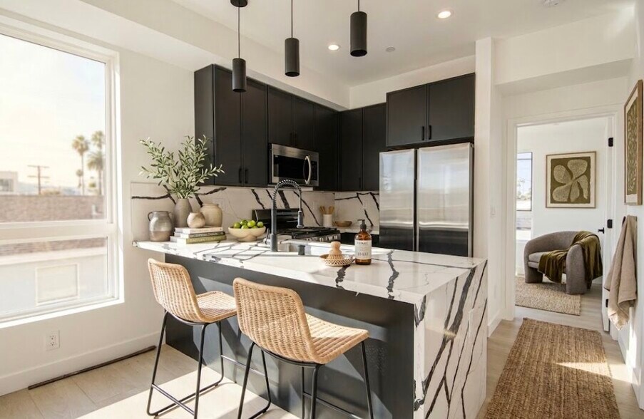More Photos Of 5709 Auckland Ave, North Hollywood Apartments For Sale