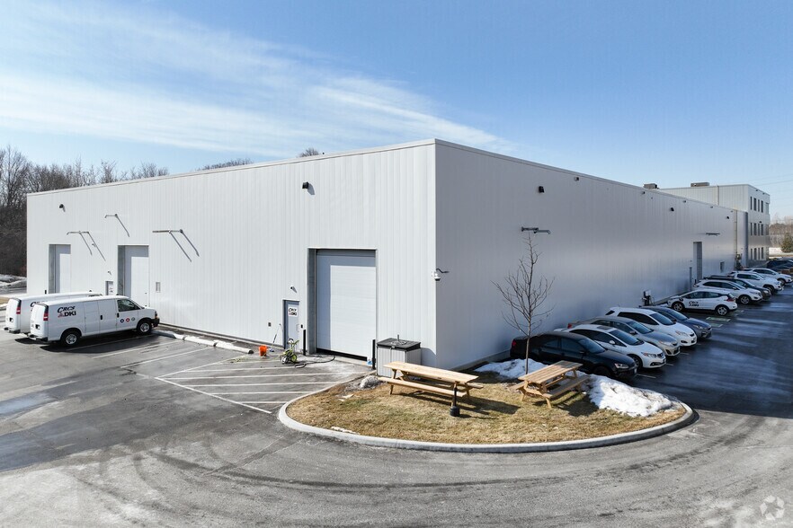 More Photos Of 1707 Thornton Rd N, Oshawa Light Distribution For Lease