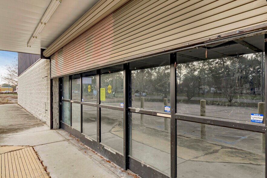 More Photos Of 3939 Choctaw Dr, Baton Rouge Freestanding For Sale