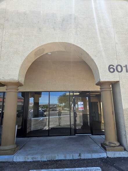 More Photos Of 6017-6025 E McKellips Rd, Mesa Unknown For Lease