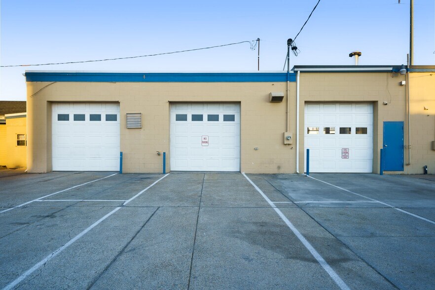 More Photos Of 15 York Ave, Pawtucket Auto Repair For Sale