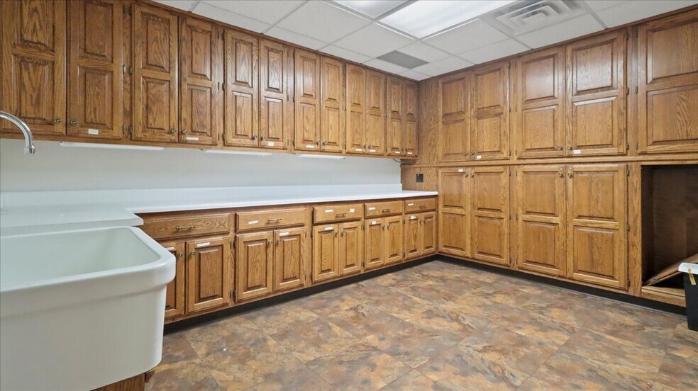 More Photos Of 1115 Alaska Ave, West Plains Hospital For Sale