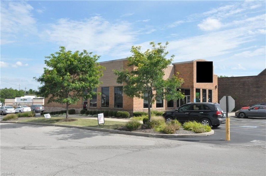 More Photos Of 540 Water St, Chardon Fast Food For Lease
