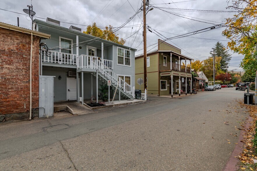 More Photos Of 36 Main St, Sutter Creek Restaurant For Sale