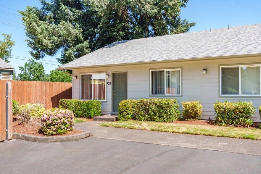 More Photos Of 133-143 Friendship Ave SE, Salem Apartments For Sale