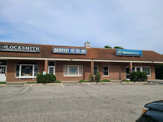More Photos Of 696 Amity Rd, Bethany General Retail For Lease