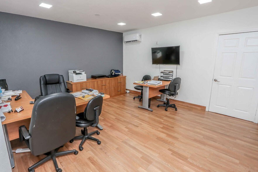 More Photos Of 14935 NW 27th Ave, Opa Locka Warehouse For Lease