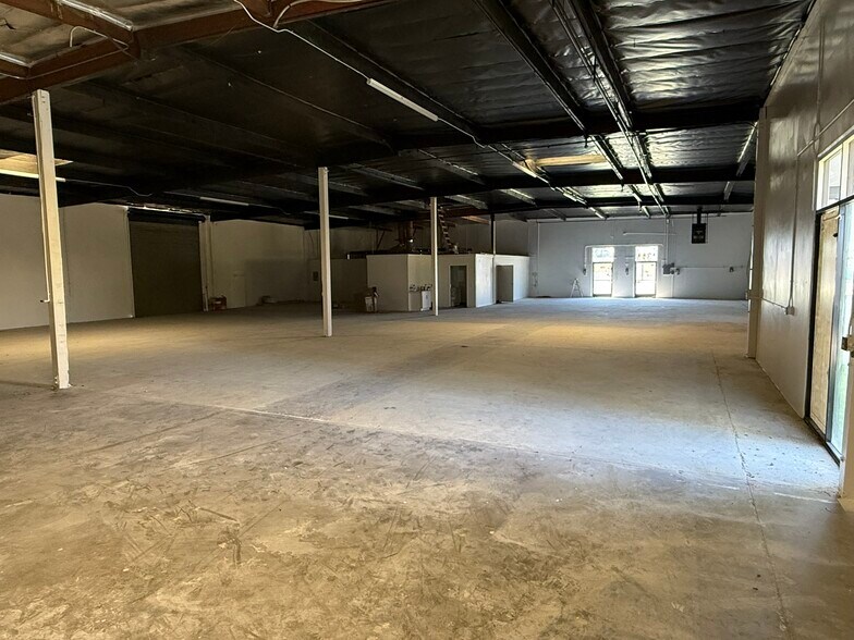 More Photos Of 13161 Rosecrans Ave, Santa Fe Springs Manufacturing For Lease