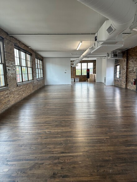 More Photos Of 722 Scott St, Covington Loft Creative Space For Lease