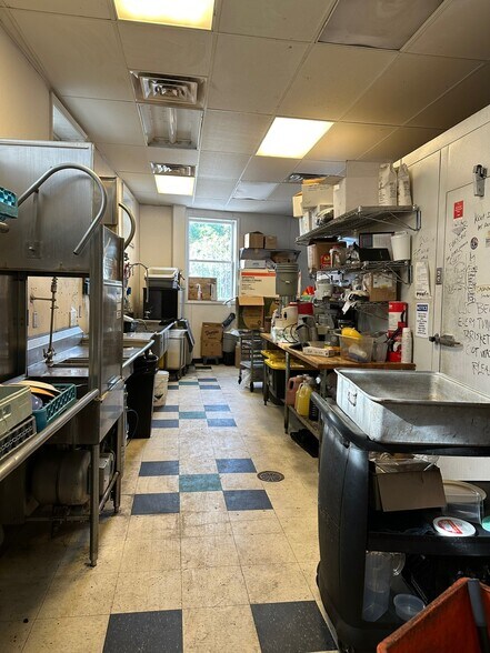 More Photos Of 162-164 Glen St, Glens Falls Storefront Retail Residential For Lease
