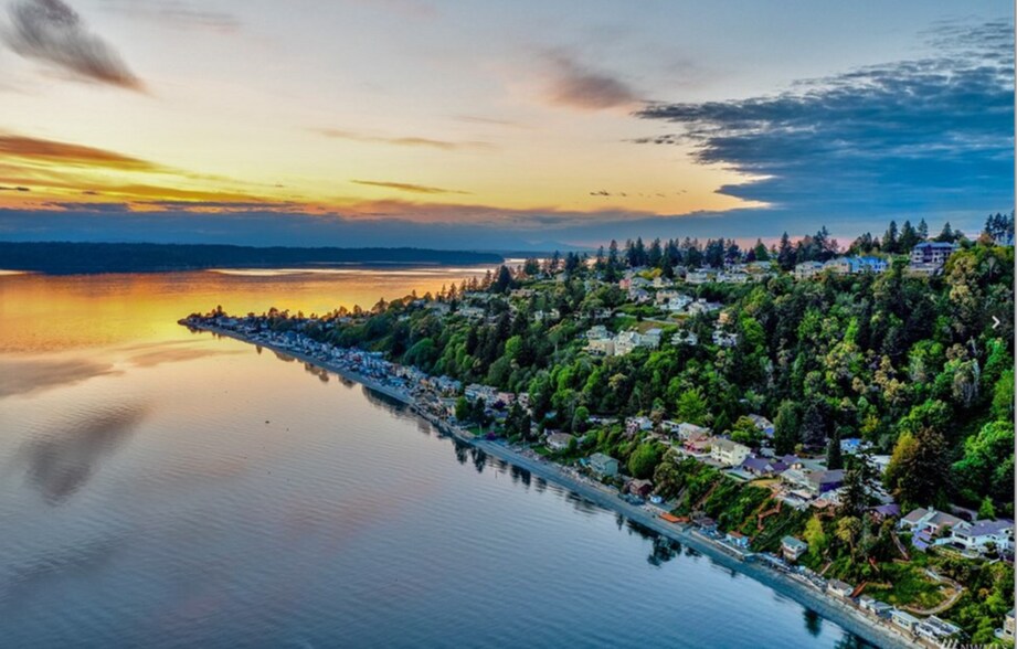 More Photos Of 4030 Beach Dr SW, Seattle Specialty For Sale