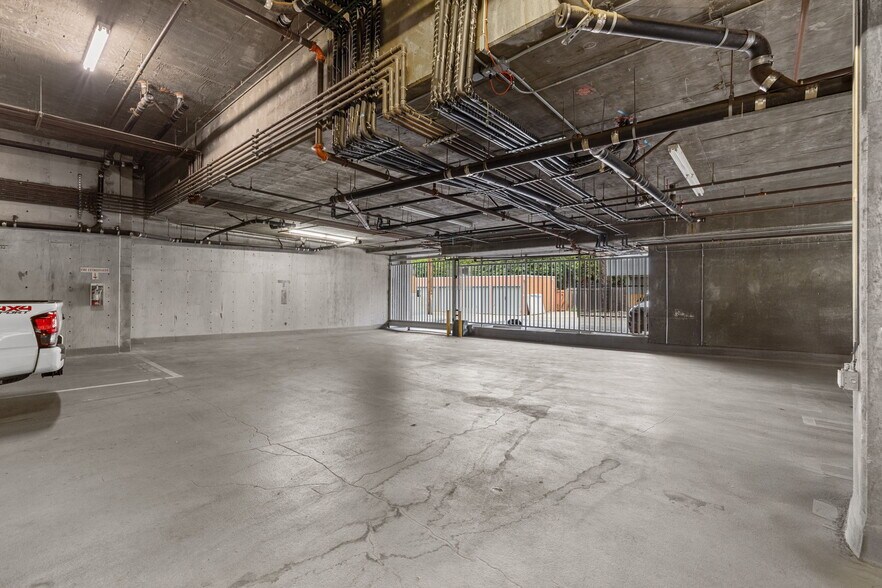 More Photos Of 751 N Fairfax Ave, West Hollywood Loft Creative Space For Sale