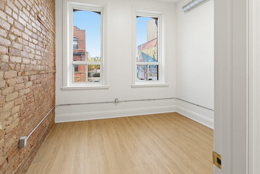 More Photos Of 183 King St E, Hamilton Storefront Retail Residential For Sale