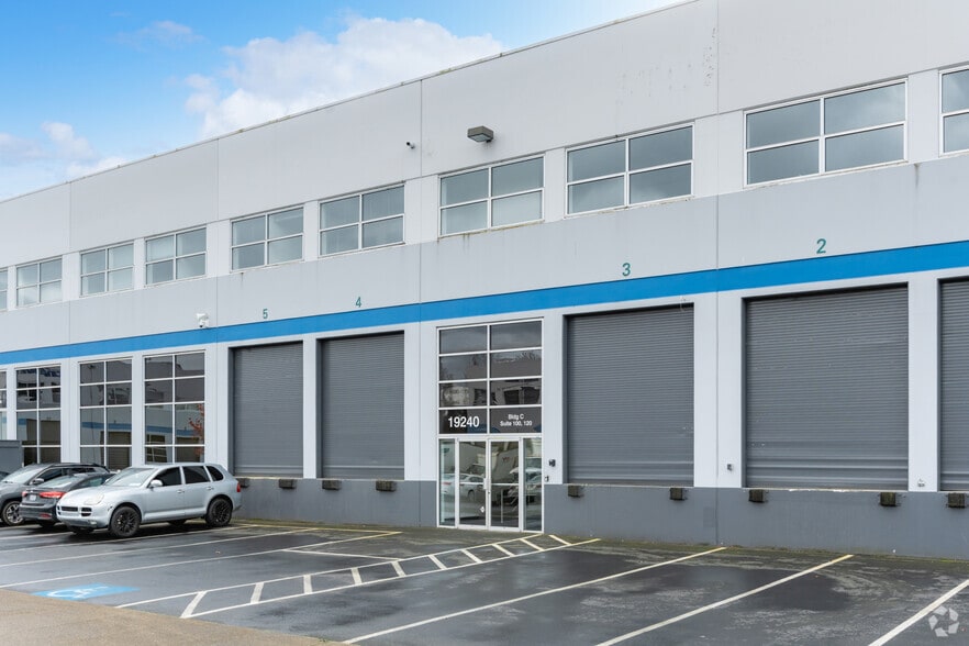 More Photos Of 19240 Des Moines Memorial Dr, Seatac Warehouse For Lease