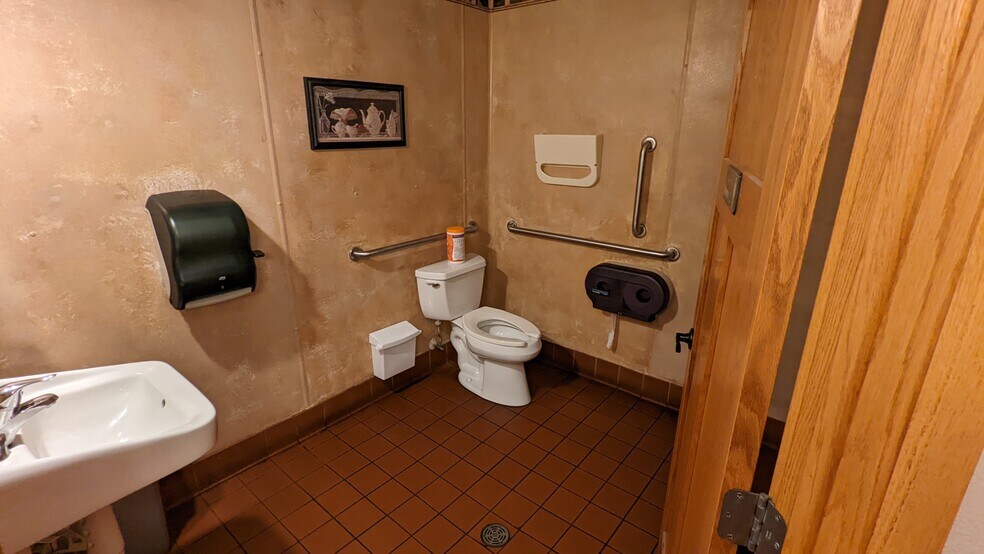 More Photos Of 1 5th St W, Mantorville Restaurant For Sale