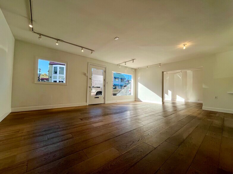 More Photos Of 208 Monterey Ave, Capitola Storefront For Lease
