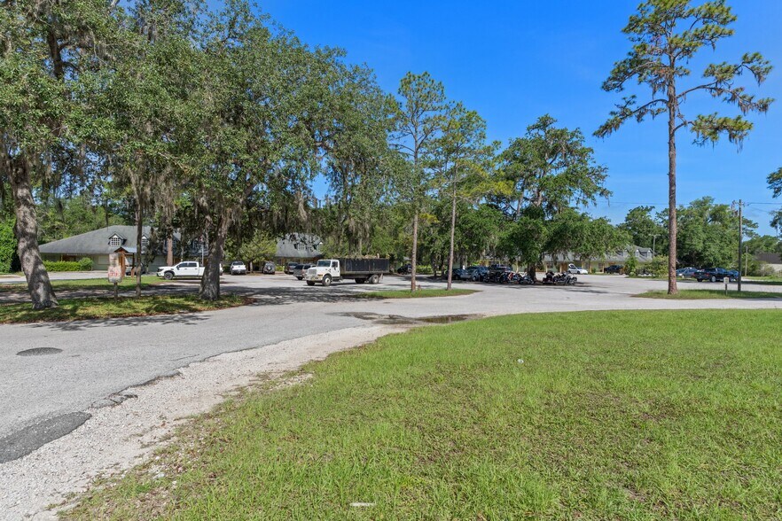 More Photos Of 14100 N Highway 19, Salt Springs Storefront Retail Office For Lease