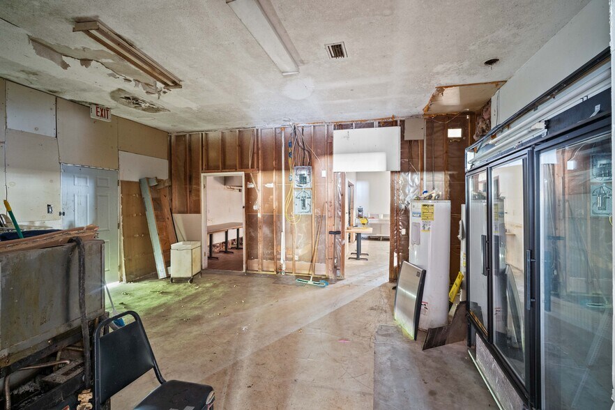 More Photos Of 11100 US-45, Chunchula Freestanding For Sale