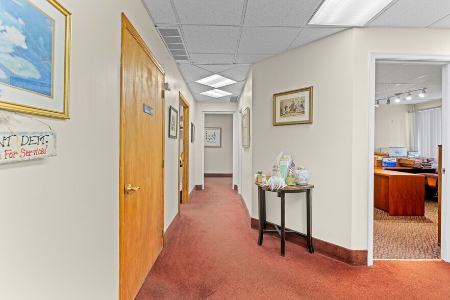 More Photos Of 1920 Fairfax Ave, Cherry Hill Light Distribution For Sale