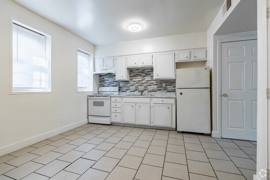 More Photos Of 4 College Ct, Louisville Multifamily For Sale