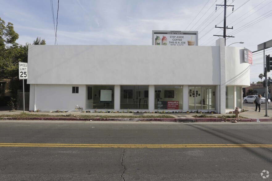 More Photos Of 1804 Lincoln Blvd, Venice Freestanding For Lease
