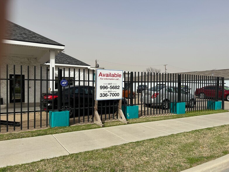 More Photos Of 2001 E Lancaster Ave, Fort Worth Auto Dealership For Sale