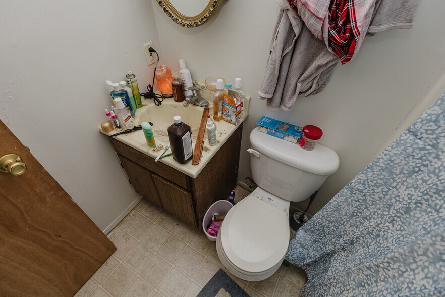 More Photos Of 401 E Avenue A, Hutchinson Apartments For Sale