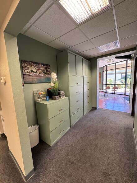 More Photos Of 801 N Wilmot Rd, Tucson Office For Sale