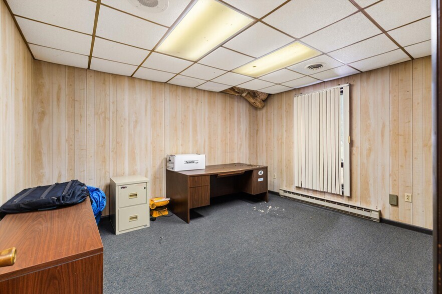 More Photos Of 7968 Libertytown Rd, Berlin Industrial For Sale
