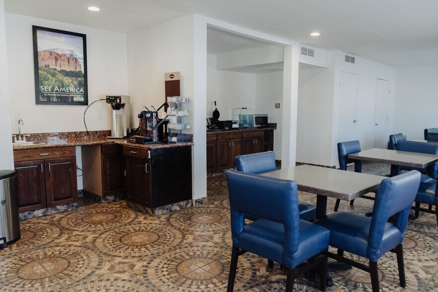 More Photos Of 1600 Cedar St, Raton Hotel For Sale