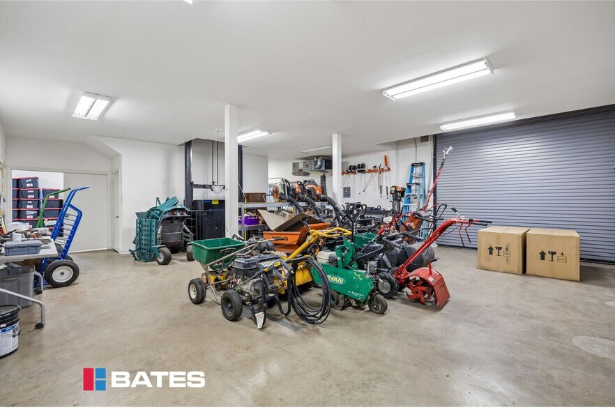 More Photos Of 4819 Vicksburg St, Dallas Showroom For Sale