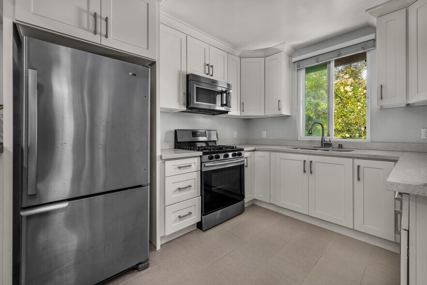 More Photos Of 13000 Valleyheart Dr, Studio City Apartments For Sale