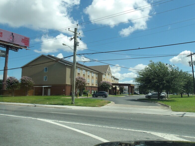 More Photos Of 3825 S Expressway 83, Harlingen Land For Sale