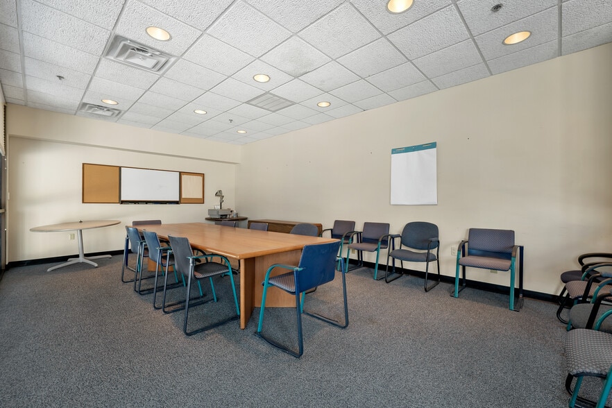 More Photos Of 41 Simon St, Nashua Flex For Lease