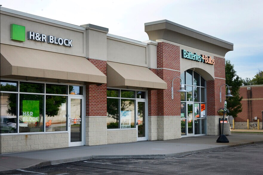 More Photos Of 6150 N Port Washington Rd, Glendale Unknown For Lease