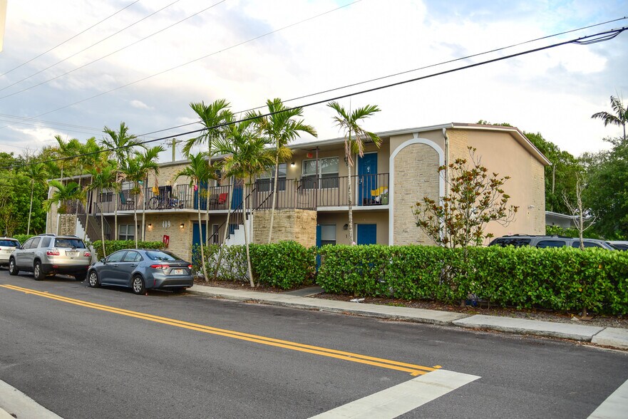 More Photos Of 409 4th Ave N, Lake Worth Apartments For Sale