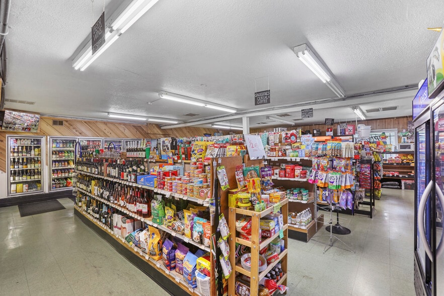 More Photos Of 31815 E Historic Columbia RI Hwy, Troutdale Convenience Store For Sale