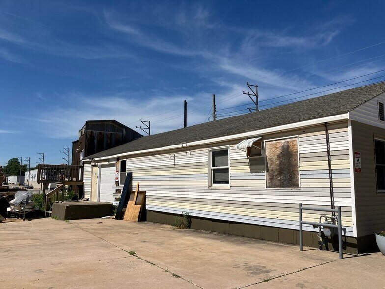 More Photos Of 600 Kentucky St, Quincy General Retail For Sale